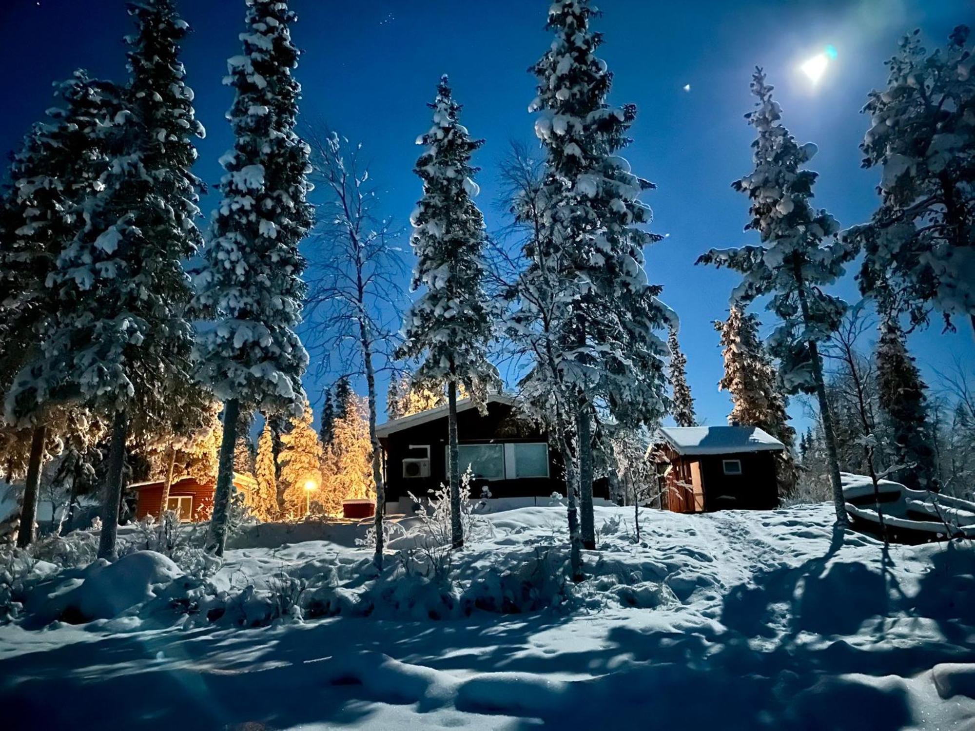 فيلا Camp Caroli Family House Jukkasjärvi المظهر الخارجي الصورة