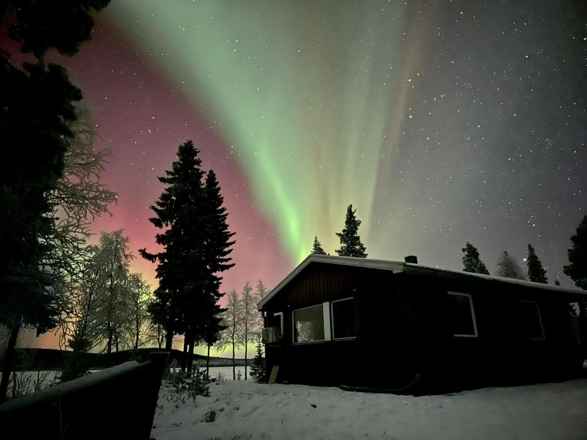 فيلا Camp Caroli Family House Jukkasjärvi المظهر الخارجي الصورة